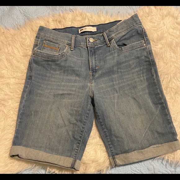 Levi Bermuda Shorts - Picture 2 of 4